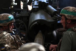 Řecko přes ČR dodalo Ukrajině 190 houfnic - Novinky